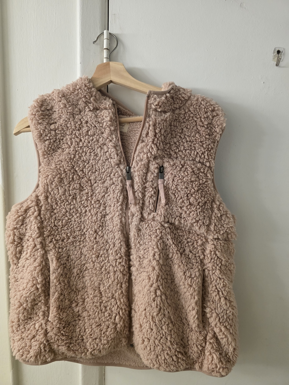 Sleeveless Sherpa Vest in Blush Pink